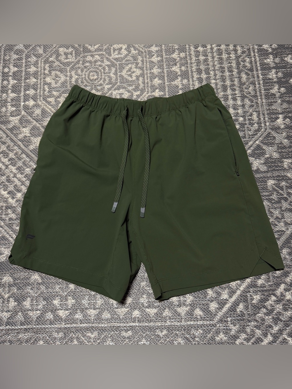 Fabletics Men's Medium Olive Green Athletic Training Shorts Zip Pockets